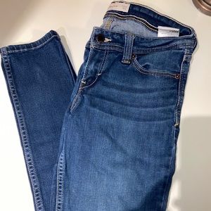 Women’s Levi Jeans Size 9M